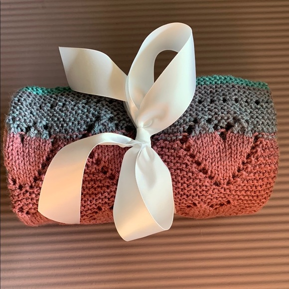 {Knit Baby Blanket} 💕heart design - Picture 1 of 4